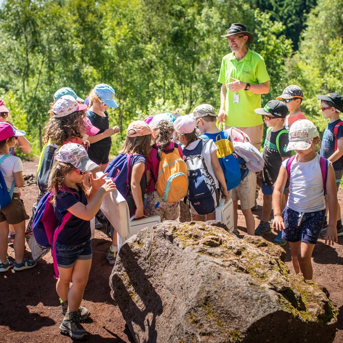 Visite-maternelles-auvergne-volcan-cycle1 Sortie maternelles en Auvergne au Volcan de Lemptégy
