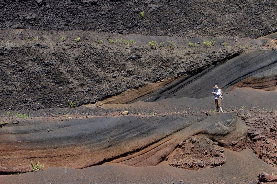 Visite scolaire niveau cycle 3 au volcan de Lemptégy en Auvergne