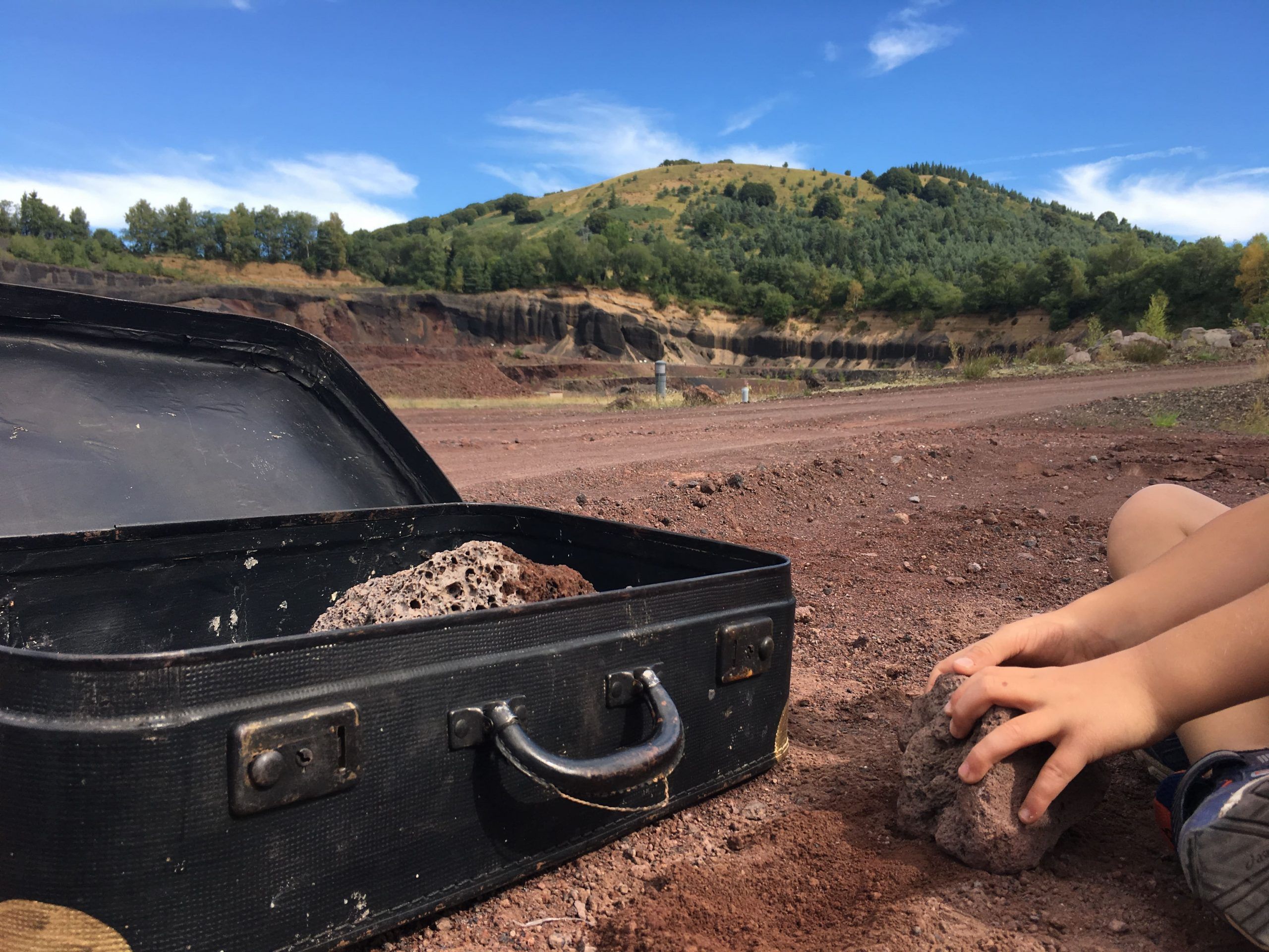 cycle2-scaled Sortie maternelles en Auvergne au Volcan de Lemptégy