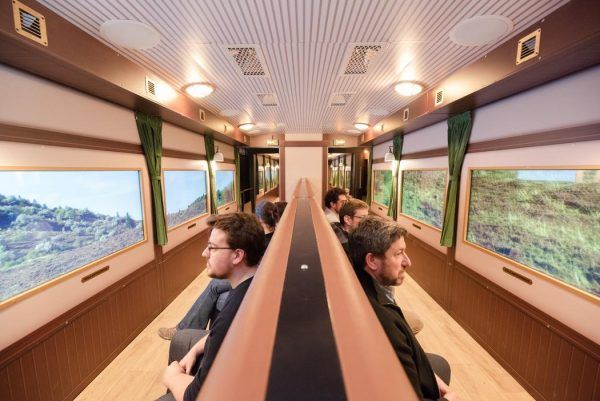 Machines de triage des scories traversée par les enfants